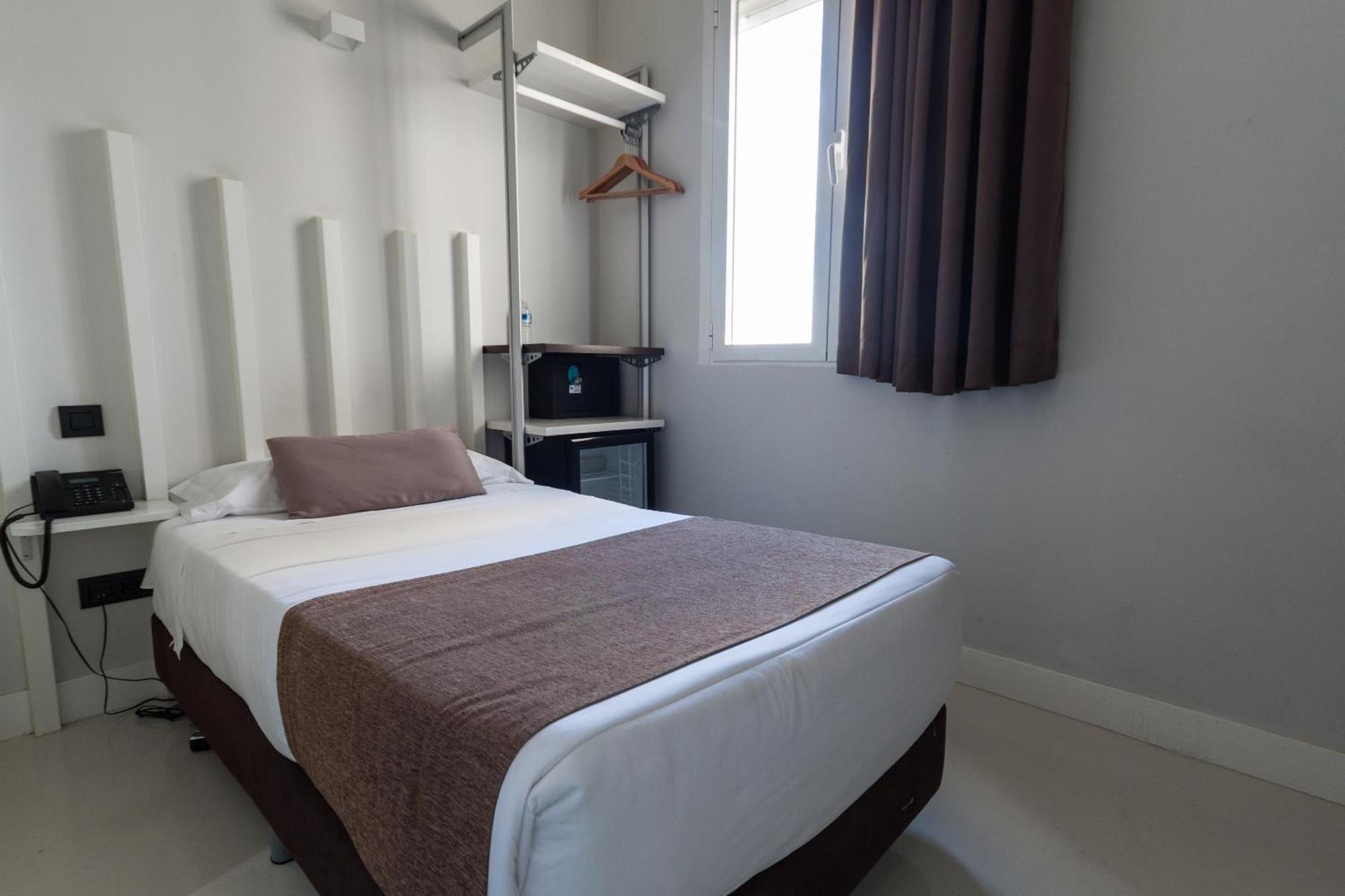 Hostal Gran Via 44 Madrid Kültér fotó