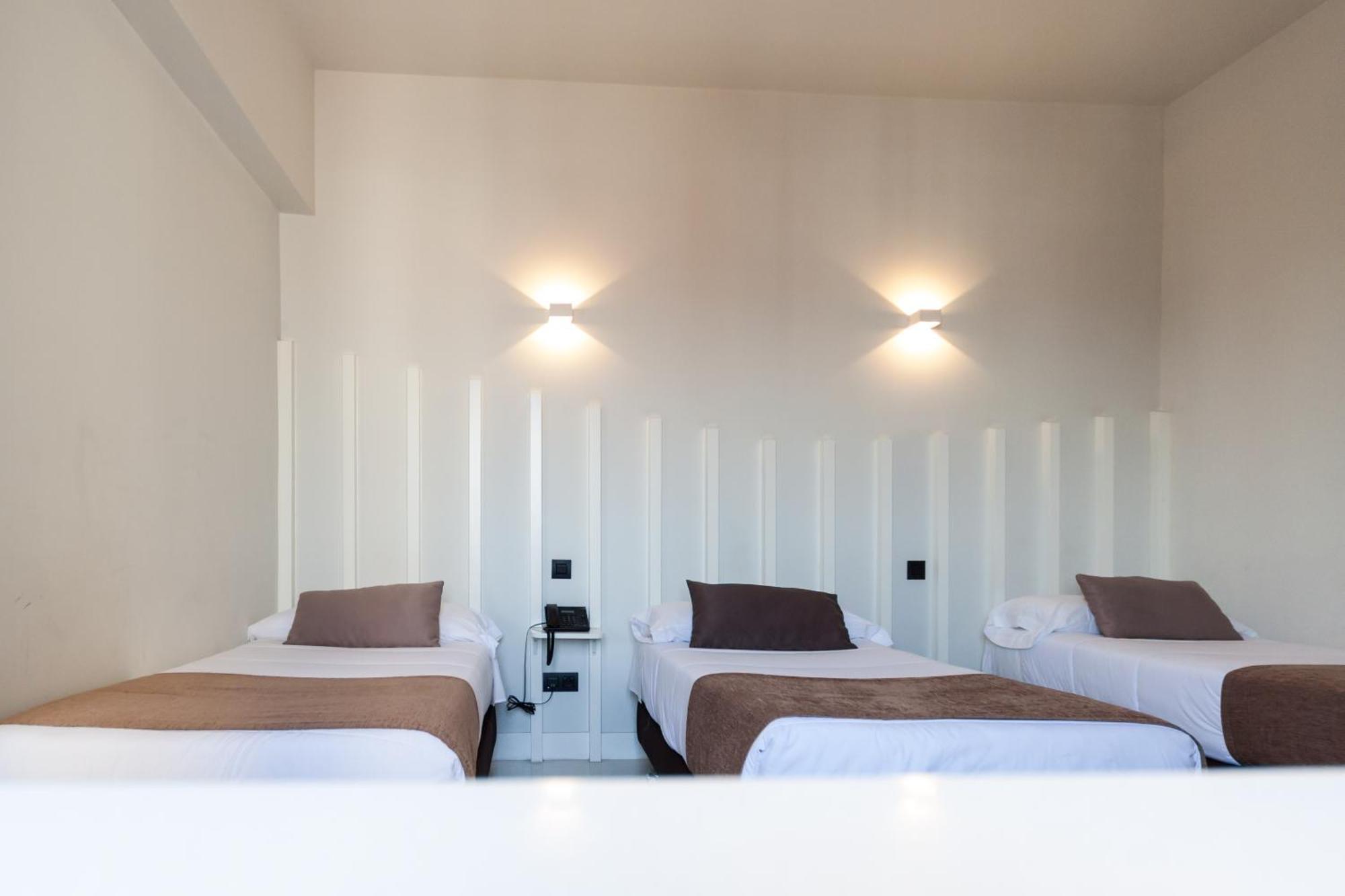 Hostal Gran Via 44 Madrid Kültér fotó