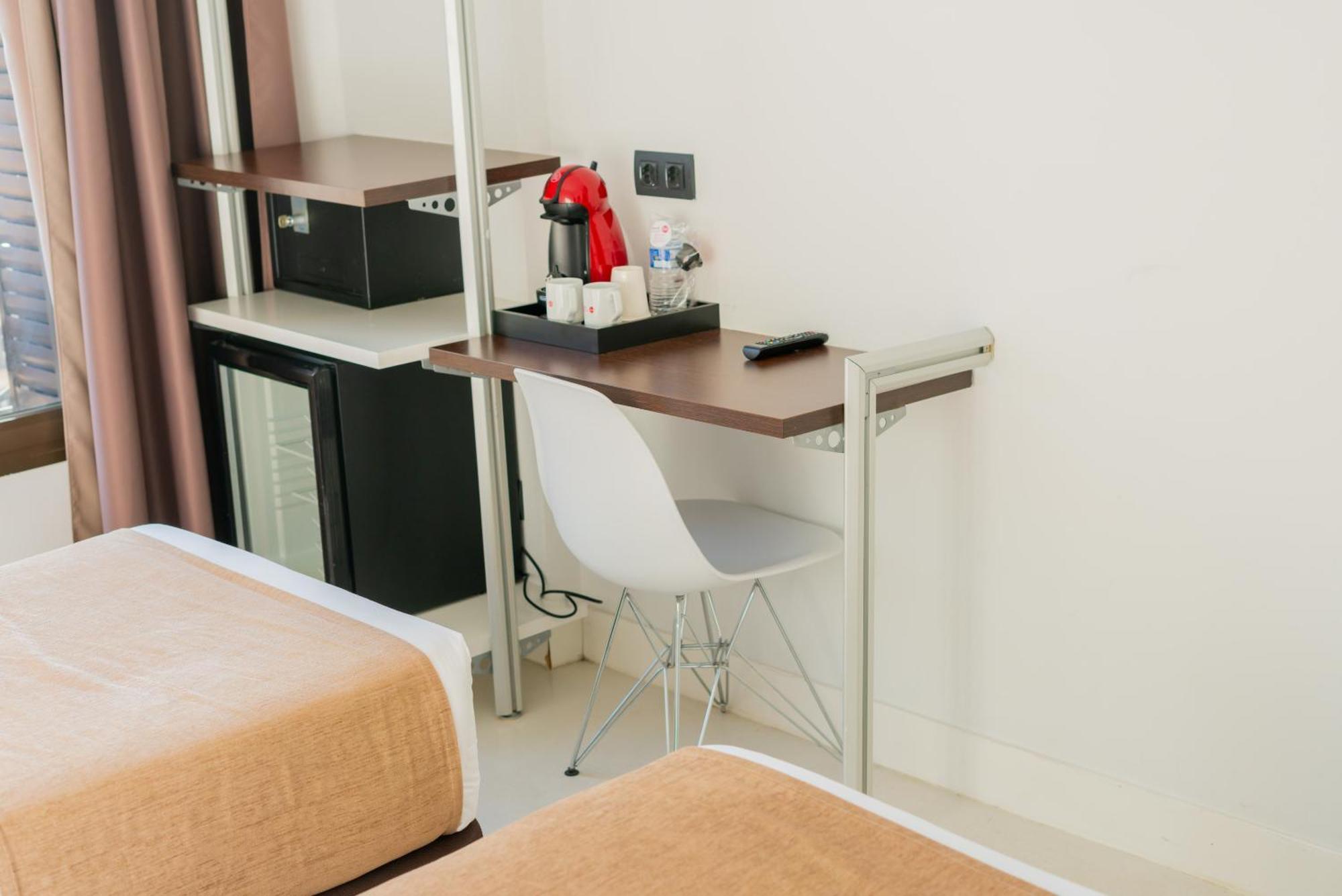 Hostal Gran Via 44 Madrid Kültér fotó