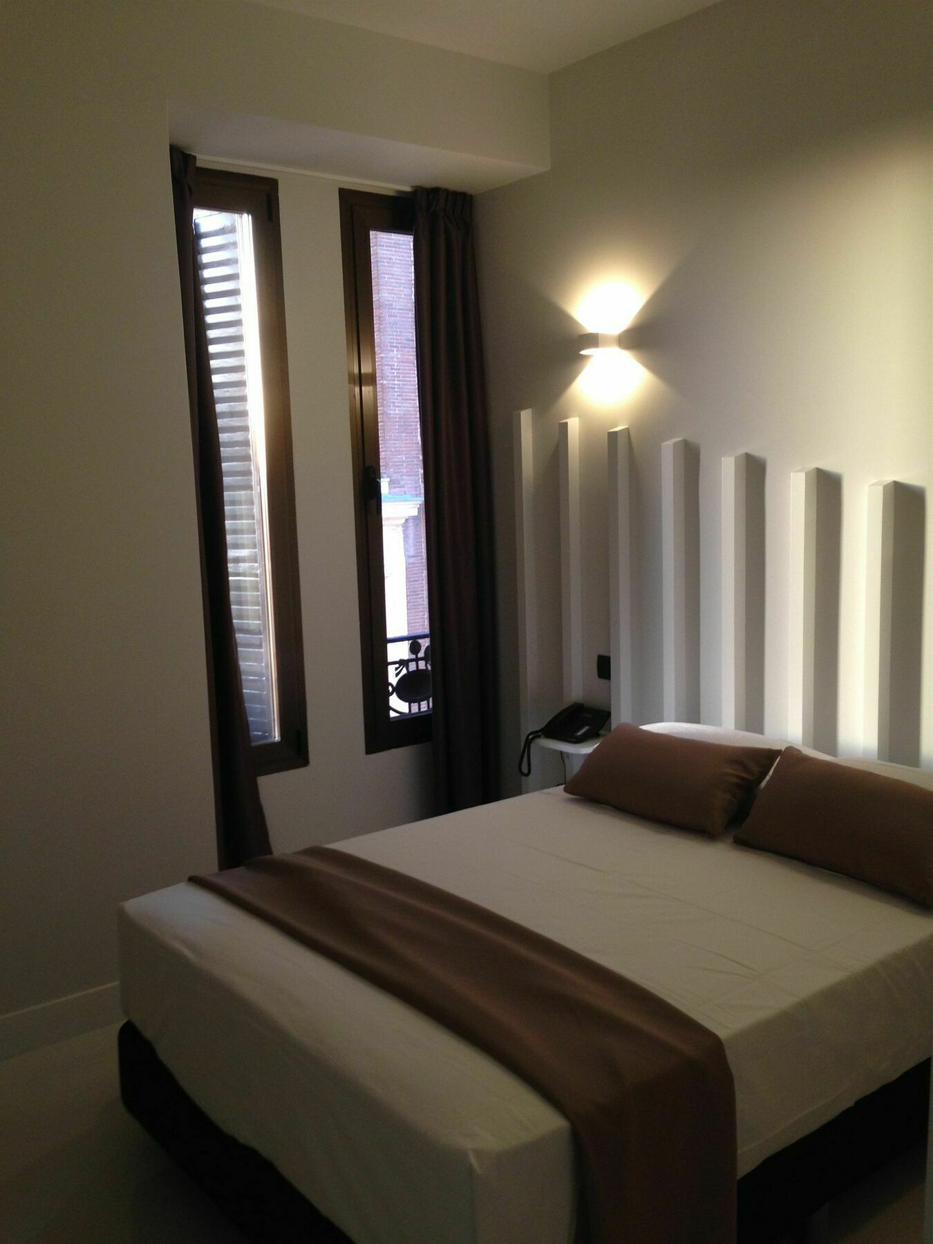 Hostal Gran Via 44 Madrid Kültér fotó
